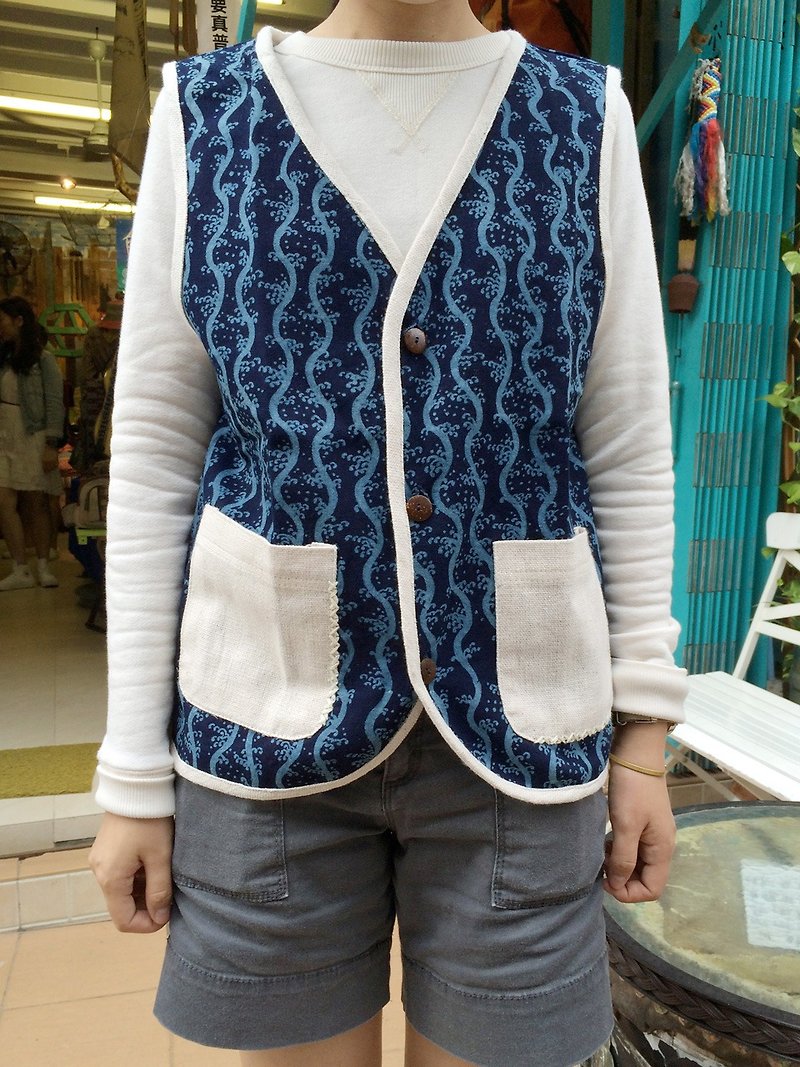 EARTH.er │ "Indigo Ocean" vegetable dyes vest coat ● "Indigo Ocean" Natural Dyed Vest│ :: Hong Kong original design brand :: - เสื้อกั๊กผู้หญิง - ผ้าฝ้าย/ผ้าลินิน สีน้ำเงิน