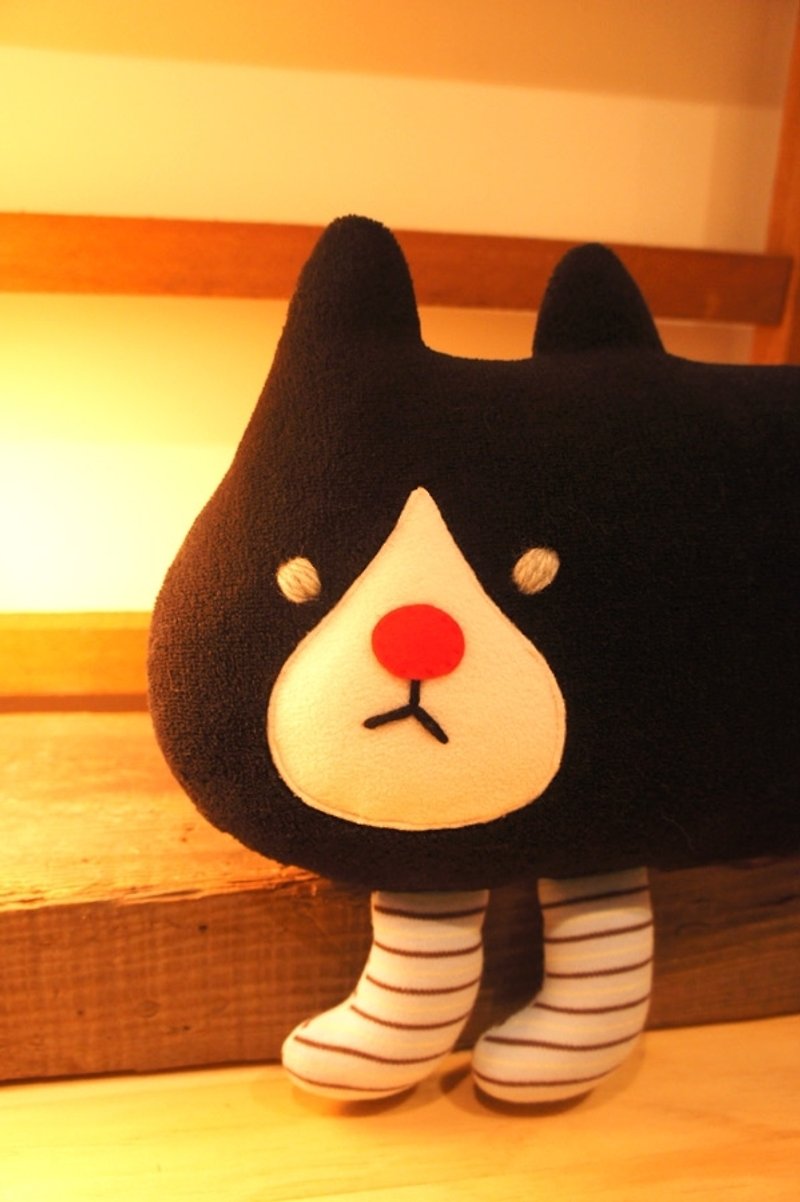 小さなブラック猫ブラックキャット ピースピローランチ - 枕・クッション - その他の素材 ブラック