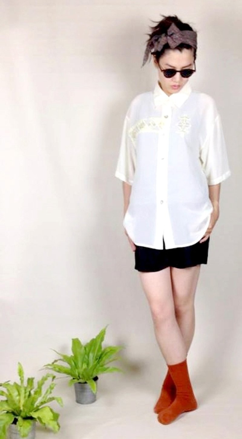 │Thousands of money are hard to buy, know it early │White embroidery vintage shirt VINTAGE/MOD'S - Women's Shirts - Other Materials White