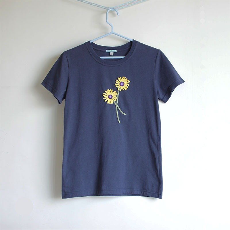 Hand Knitted flowers T-shirt No.3 (Only one) - Women's T-Shirts - Cotton & Hemp Blue