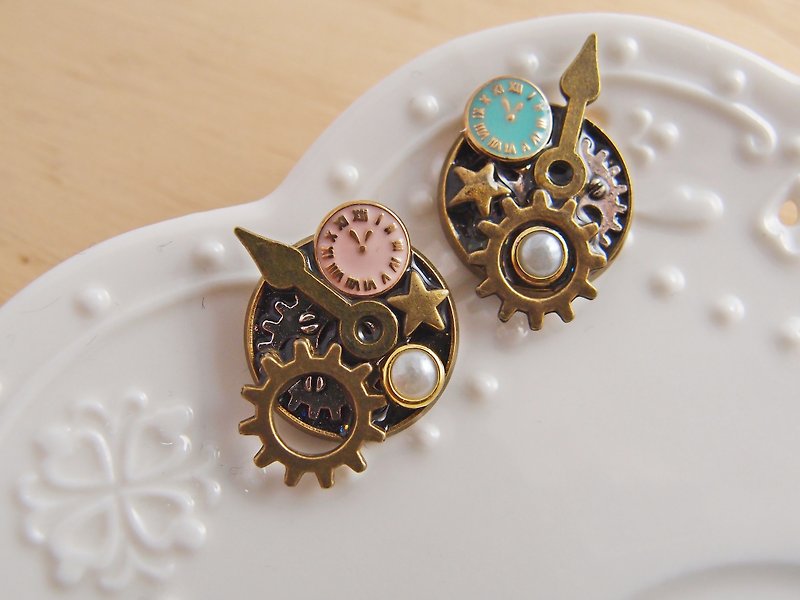 Steampunk x on-ear. Clip-on earrings, pin earrings, Stainless Steel earrings - Earrings & Clip-ons - Other Materials Brown