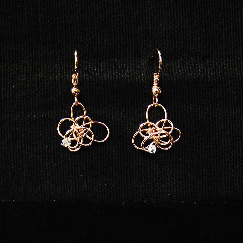 Winwing metal wire braided earrings-【Flower Diamond】Earrings_Earrings - ต่างหู - โลหะ สึชมพู