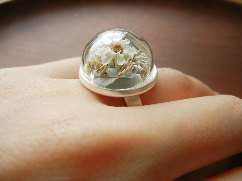 *coucoubird*glass small white flower ring-white gold - แหวนทั่วไป - แก้ว สีน้ำเงิน