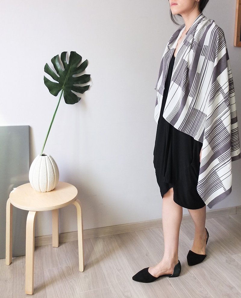 Interlaced geometric striped scarf - Scarves - Other Materials 