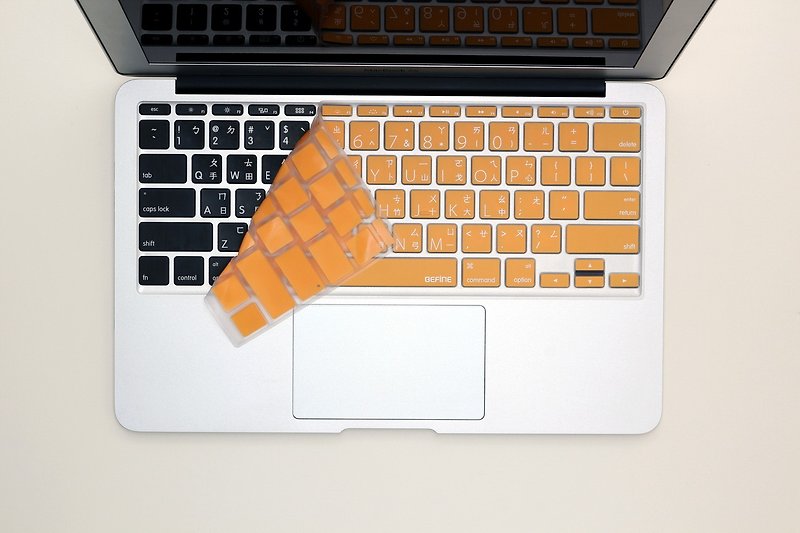 BEFINE Apple MacBook Air 11 專用中文鍵盤保護膜(KUSO中文Lion版) 橘底白字 (8809305222412) - 平板/電腦保護殼/保護貼 - 其他材質 