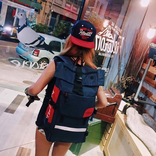 Matchwood design Matchwood Rider waterproof pen battery backpack navy blue red