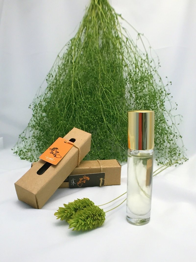 Taiwan Cypress Essential Oil 8ml - อื่นๆ - พืช/ดอกไม้ 