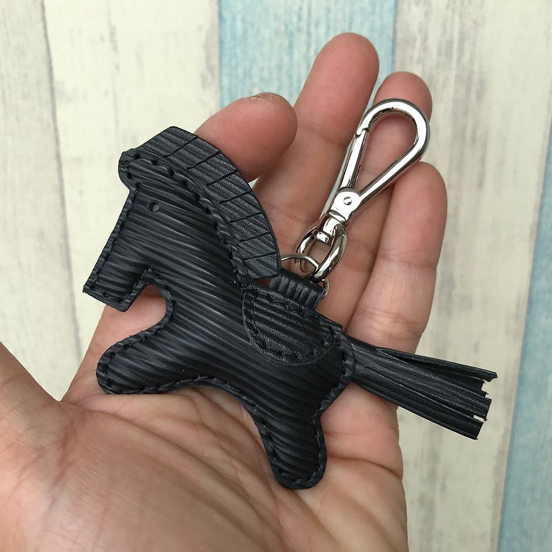 Small size - Beon the epi leather horse keychain with lobster clasps ( Black ) - ที่ห้อยกุญแจ - หนังแท้ สีดำ
