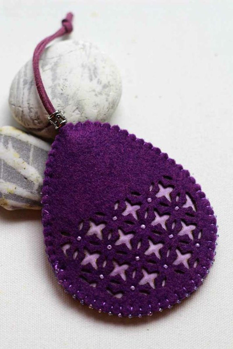 Window grille key cover (window grille-purple) - Charms - Other Materials 