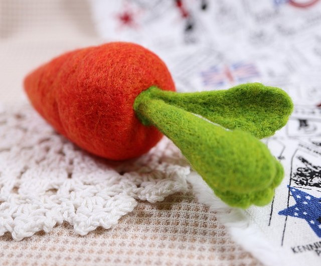 羊毛フェルトのにんじんブローチ - ショップ jillwoolfelt ブローチ