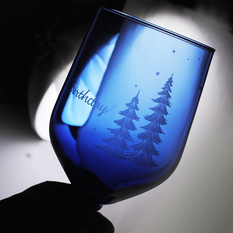 聖誕節 460cc【冬夜裡的耶誕樹水晶杯】 義大利 Bormioli Rocco系列海洋藍水晶杯 無鉛水晶玻璃雕刻 藍色高腳杯 - 酒杯/酒器 - 玻璃 藍色