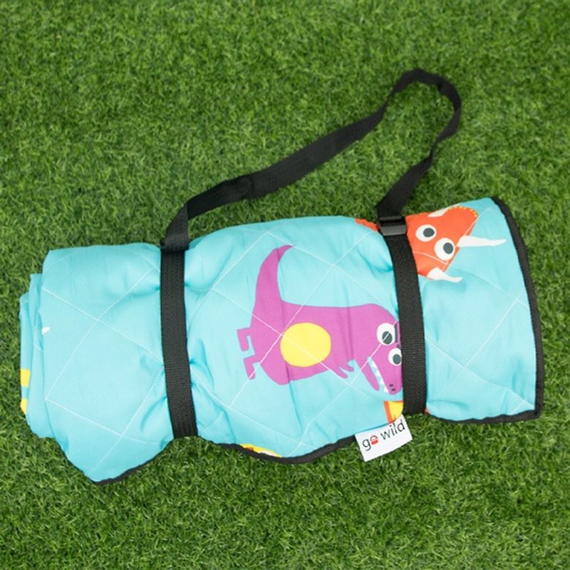 Go Wild Picnic Blanket 200x145cm - Camping Gear & Picnic Sets - Waterproof Material Multicolor