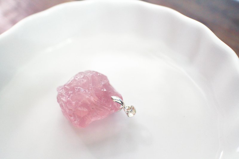 Texts series _ rose quartz ore fall (925 falling head) - Necklaces - Gemstone Pink