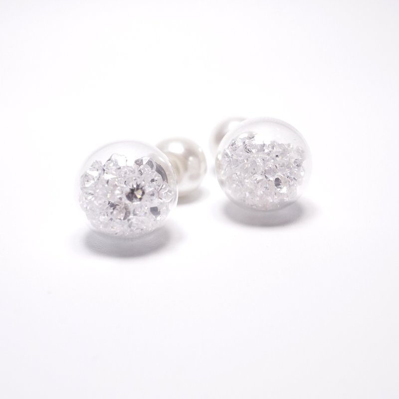 A Handmade 白水晶玻璃球配珍珠前後耳釘 - 耳環/耳夾 - 玻璃 