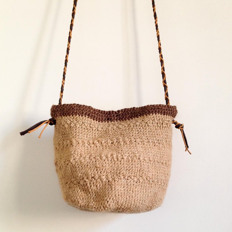 Brown Sugar buns shoulder bag / primary color Linen rope woven / - กระเป๋าแมสเซนเจอร์ - ผ้าฝ้าย/ผ้าลินิน สีกากี