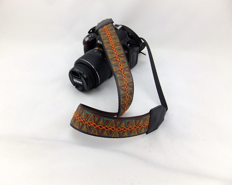相機背帶 個性客製 可印字 真皮拼接 刺繡花紋  民族風014 - 相機帶/腳架 - 真皮 紅色