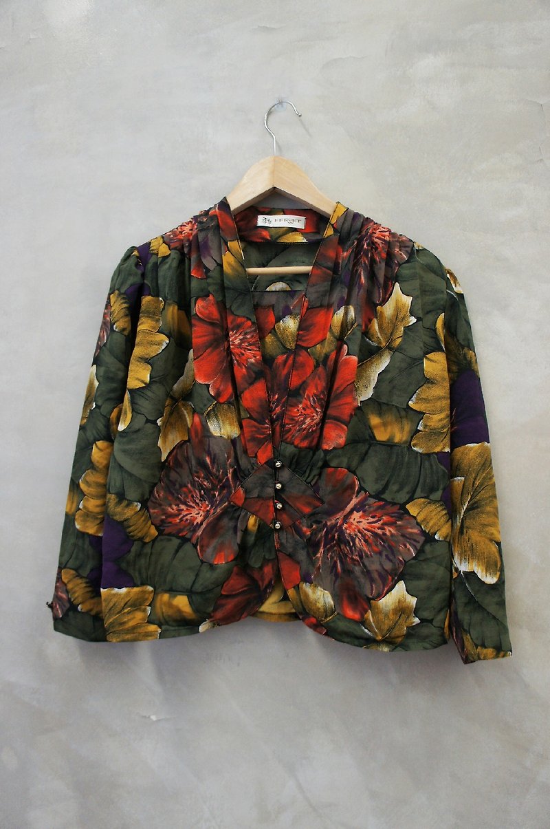 PdB large painted flowers vintage V-neck wrinkle shirt cardigan jacket - เสื้อแจ็คเก็ต - วัสดุอื่นๆ 