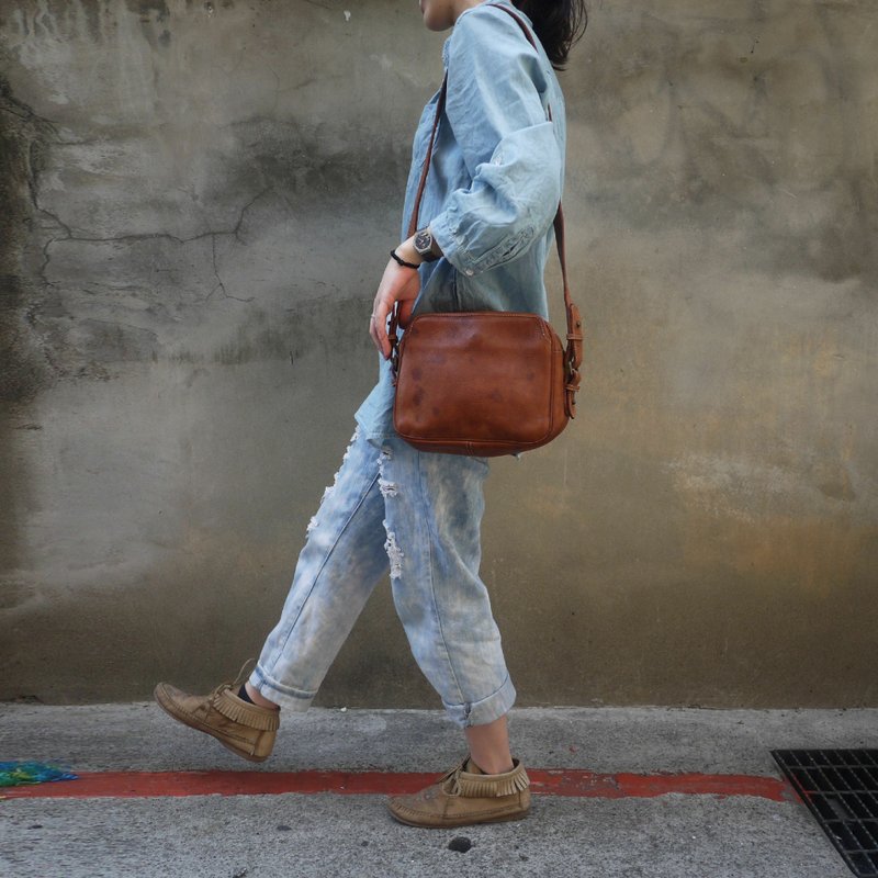 夕卡 Shika // Vintage bag ROMANO 焦色精緻牛皮肩背包 {A1-093} - 側背包/斜背包 - 其他材質 咖啡色