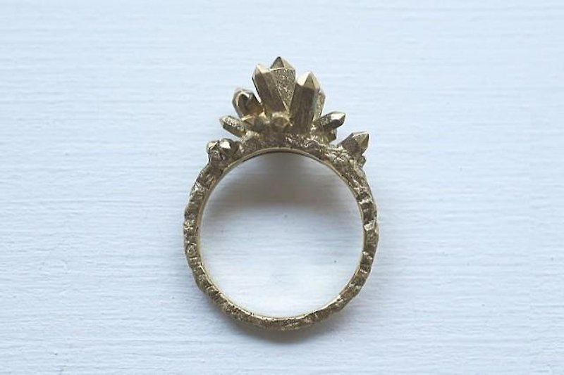 【11 号】水晶結晶戒指 黃銅 - 戒指 - 其他金屬 金色