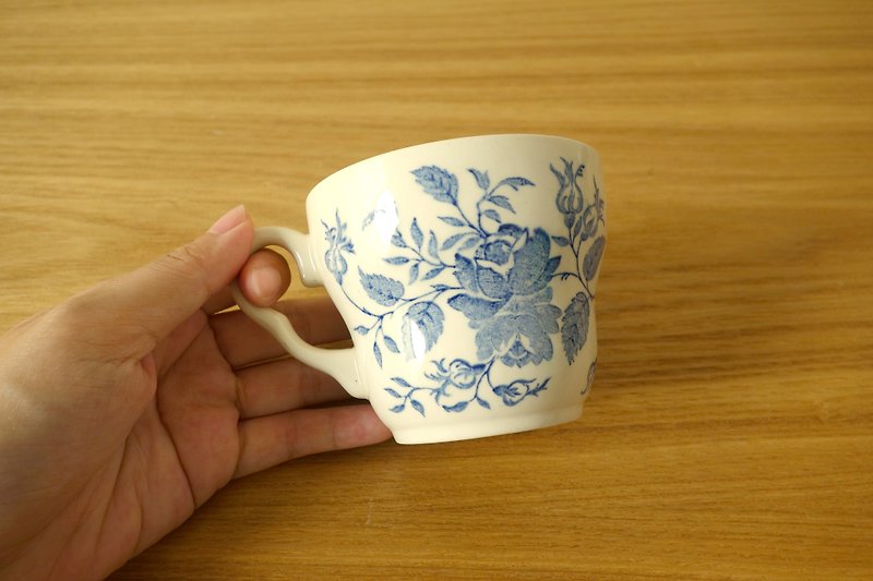 British bluegrass style curve Cup - Mugs - Other Materials Blue
