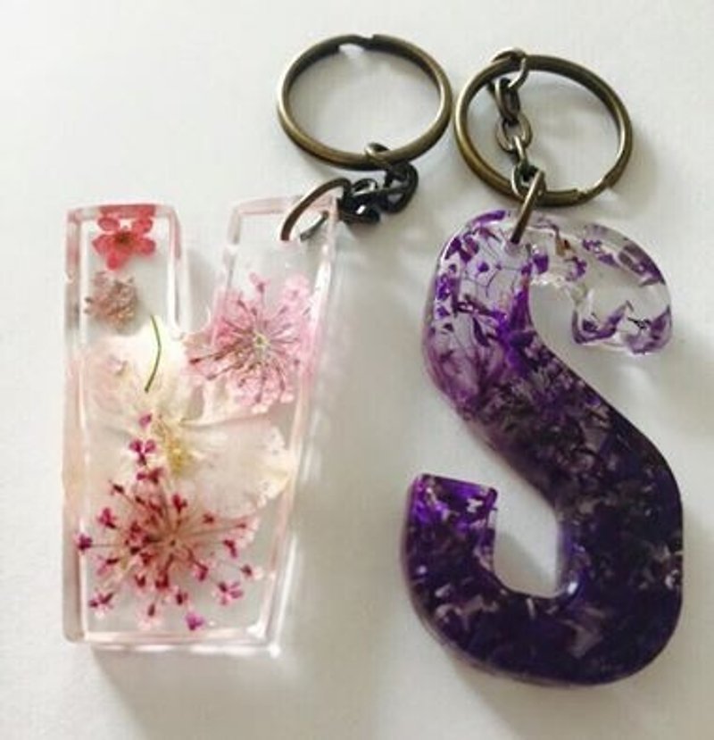 Oone_n_Only Handmade Pressed Flower Letter Keychain AZ - Keychains - Plastic 