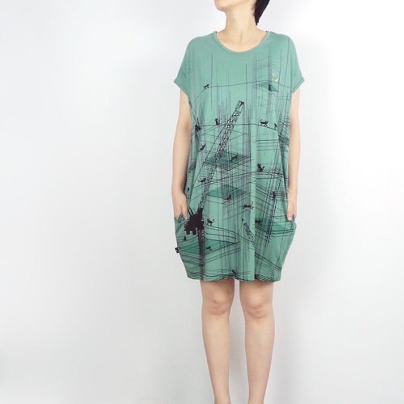 :. Urb cat [building] F / pocket dress style / gray-green - One Piece Dresses - Cotton & Hemp Green