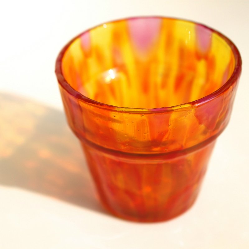 迷幻橘橙│抽象筆觸彩繪玻璃蠟燭小燭台禮組 - 香薰蠟燭/燭台 - 玻璃 橘色