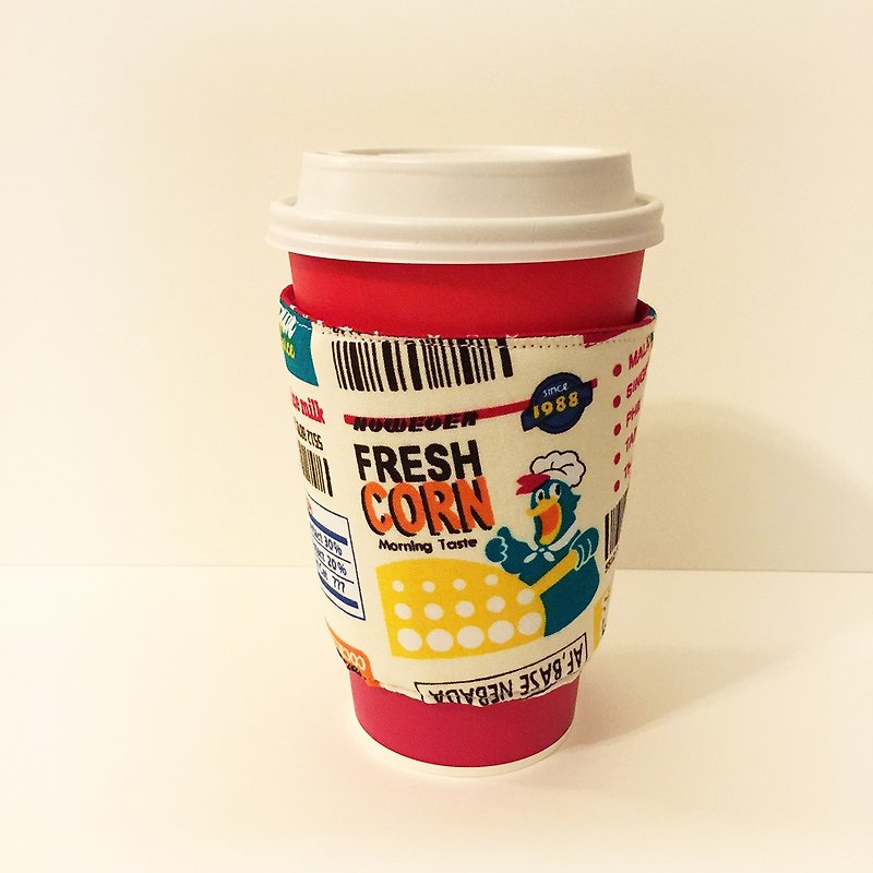 『冬日暖手小物』手工限量咖啡杯套 / Popcorn Street雞大叔系列-白色款（咖啡 環保 跨年 新年 交換 禮物） - 杯袋/飲料提袋 - 其他材質 多色