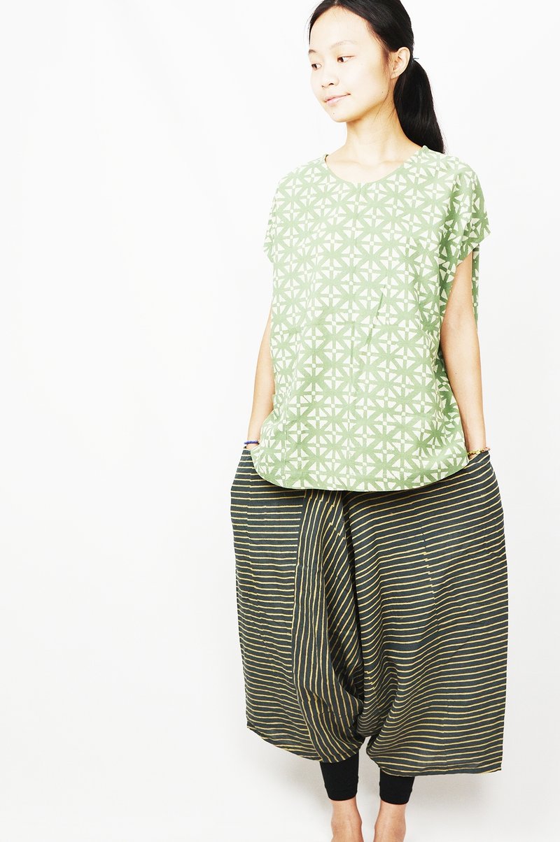 Woodcut dark gray stripes wide pants _ fair trade - กางเกงขายาว - วัสดุอื่นๆ สีดำ