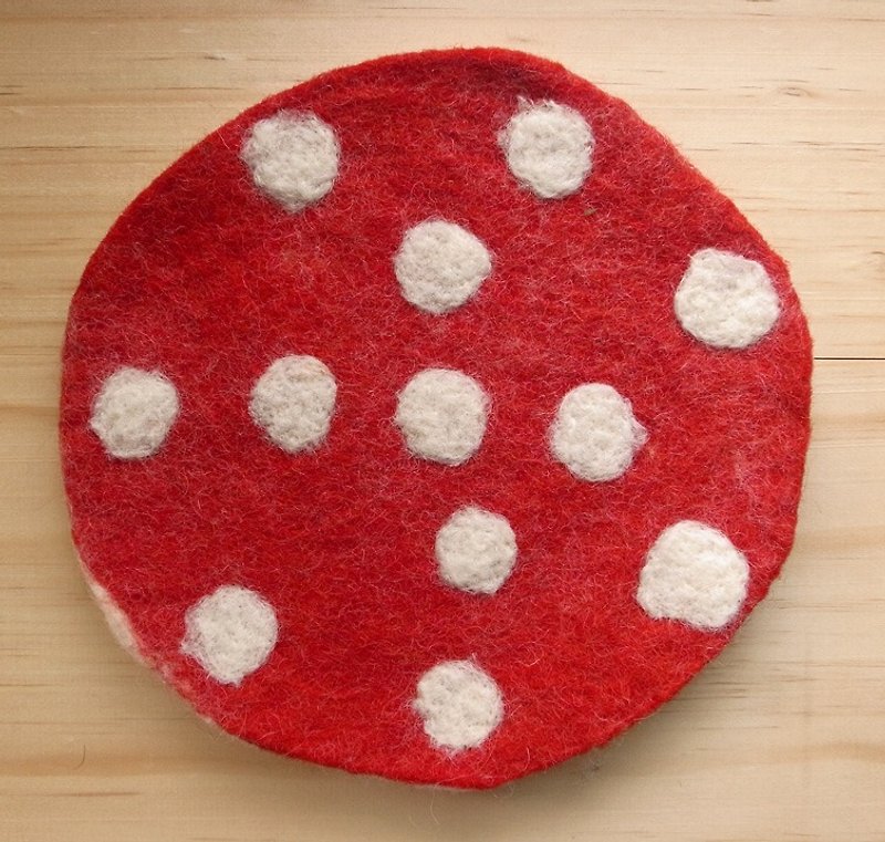 Felt Potholder, Trivet, Pan Coaster, Pot holder, Felt ball Trivet Round Dots Red - ผ้ารองโต๊ะ/ของตกแต่ง - ขนแกะ สีแดง