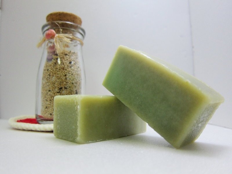 Pure natural herbal handmade soap wormwood - สบู่ - พืช/ดอกไม้ 