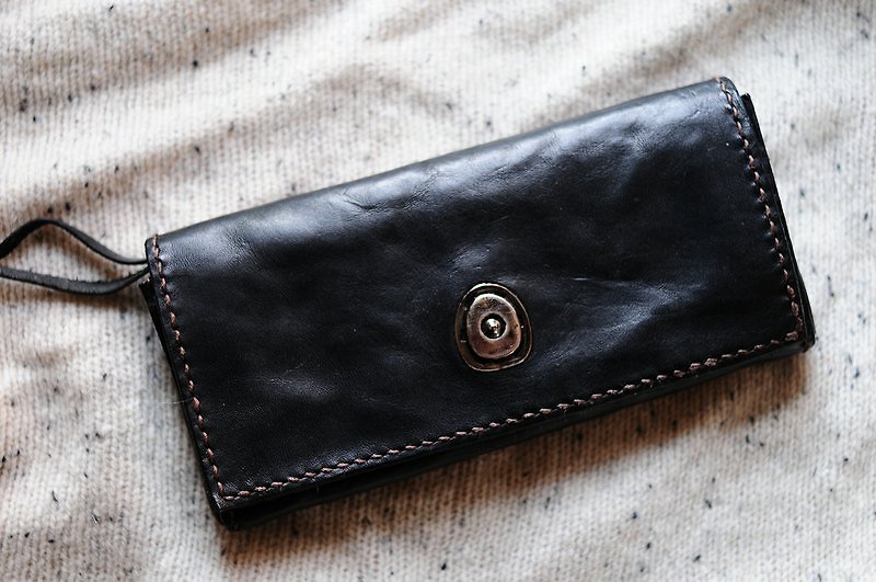 Hand Stitched Washed-out Black Leather Long Wallet - กระเป๋าสตางค์ - หนังแท้ สีนำ้ตาล