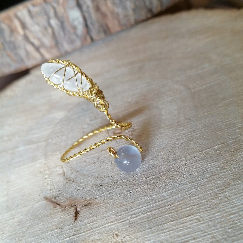 please provide ring size when order gold- plated Silver-plate chain Ring with moontone and flourite moon Stone, light blue Stone plated Ring - แหวนทั่วไป - เครื่องเพชรพลอย สีน้ำเงิน