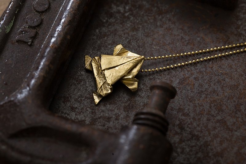 Origamini small folding Science Bronze Brass Frog Necklace Frog necklace - สร้อยคอ - โลหะ สีทอง