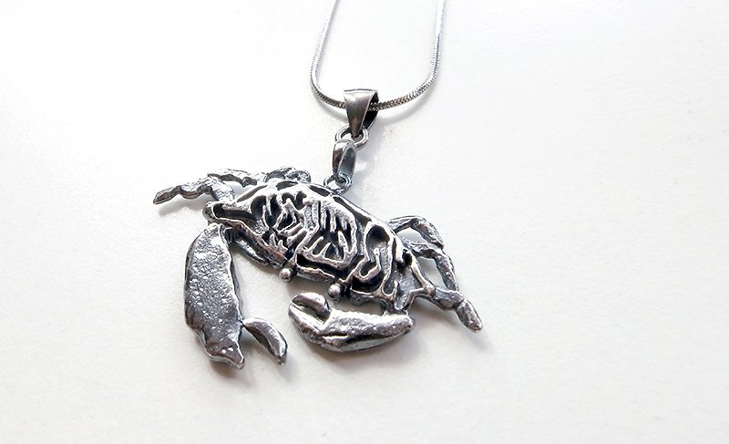 Fiddler Crab Silver Necklace (Smart) - สร้อยคอ - โลหะ สีเหลือง
