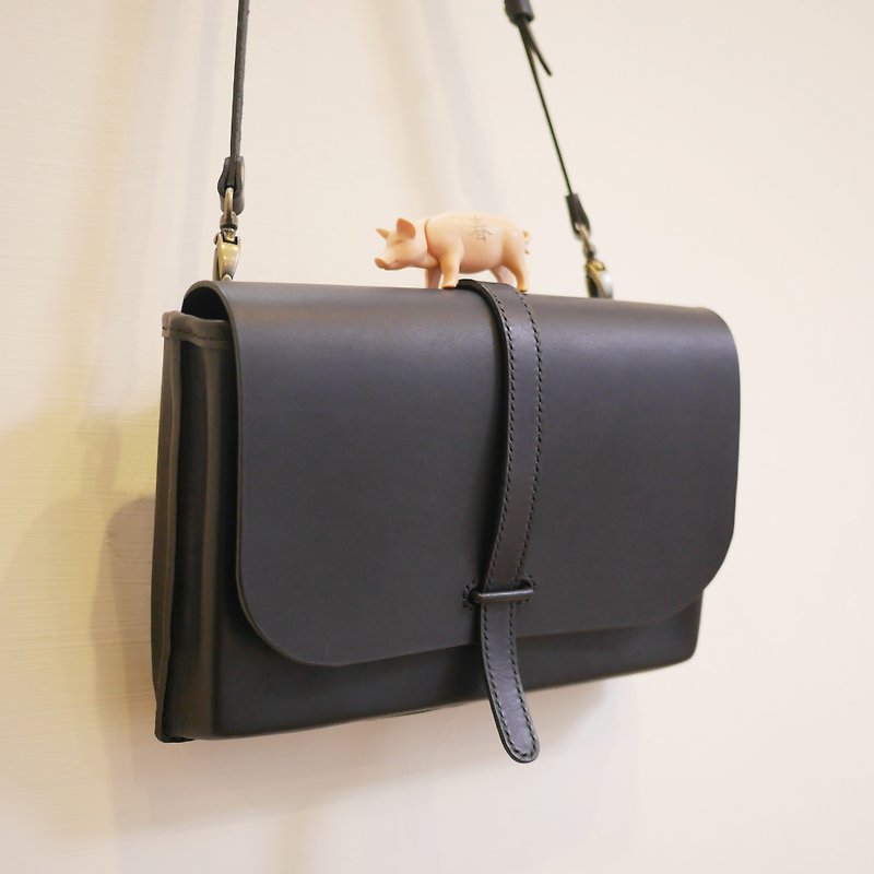 Thick roar side backpack-horizontal version - Messenger Bags & Sling Bags - Genuine Leather Black