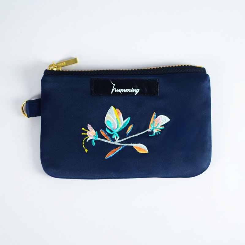 humming- small fireworks Embroidery Purse <purse> Navy Satin - Coin Purses - Other Materials Blue