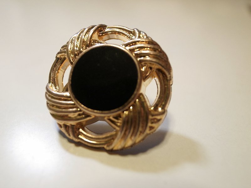 黑嘉麗耳環(僅一個) - 耳環/耳夾 - 其他材質 
