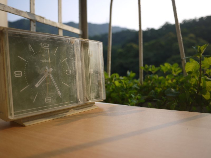 Modern_Times［Ｖintage﹑復古老件﹑舊物 專賣］嚴選老物 TOSHIBA 老時鐘 正常行走 鬧鈴響亮 - 時鐘/鬧鐘 - 其他材質 綠色