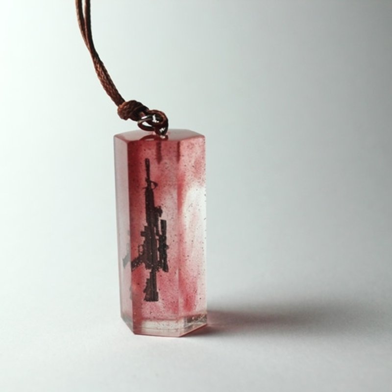 樹脂ネックレス/透明六角形/あなたが本当に銃を持っていますか？/アッシュライト赤 - ネックレス - プラスチック レッド