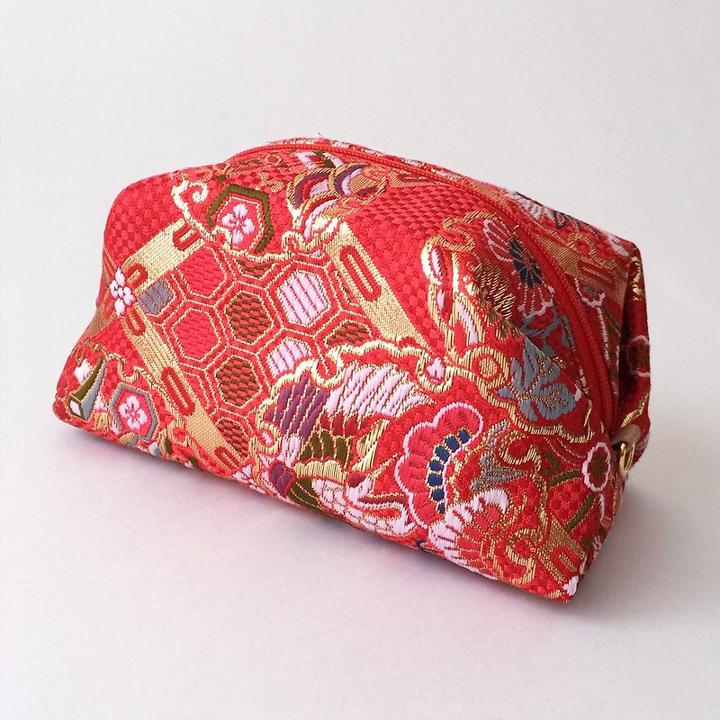 Pouch with Japanese Traditional Pattern, Kimono (Large) "Brocade" - กระเป๋าเครื่องสำอาง - วัสดุอื่นๆ สีแดง