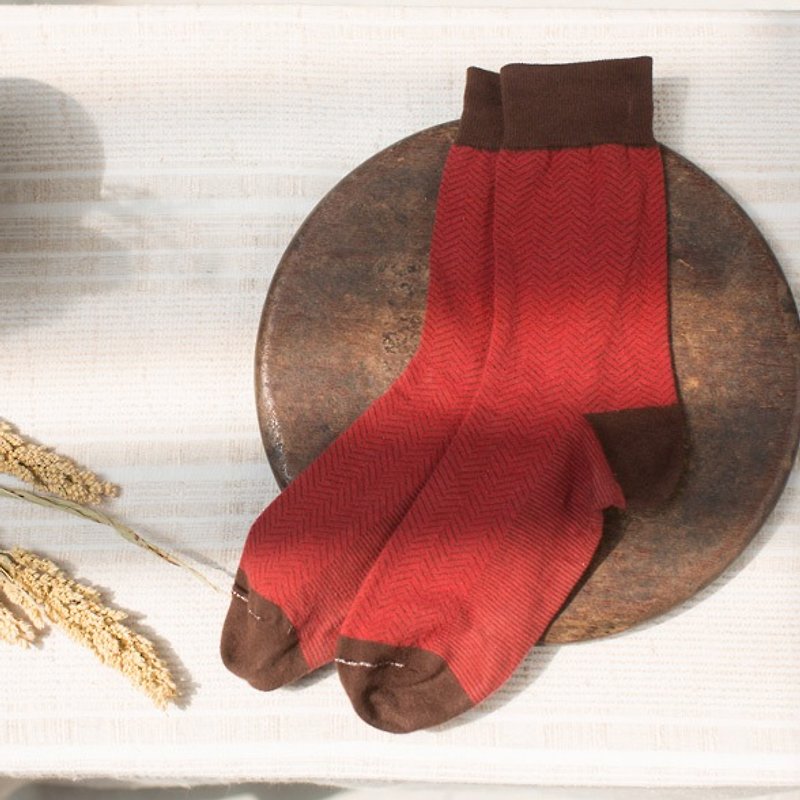 Lin Guoliang Pin Herringbone Gentleman Socks Red - ถุงเท้าข้อกลาง - ผ้าฝ้าย/ผ้าลินิน สีแดง