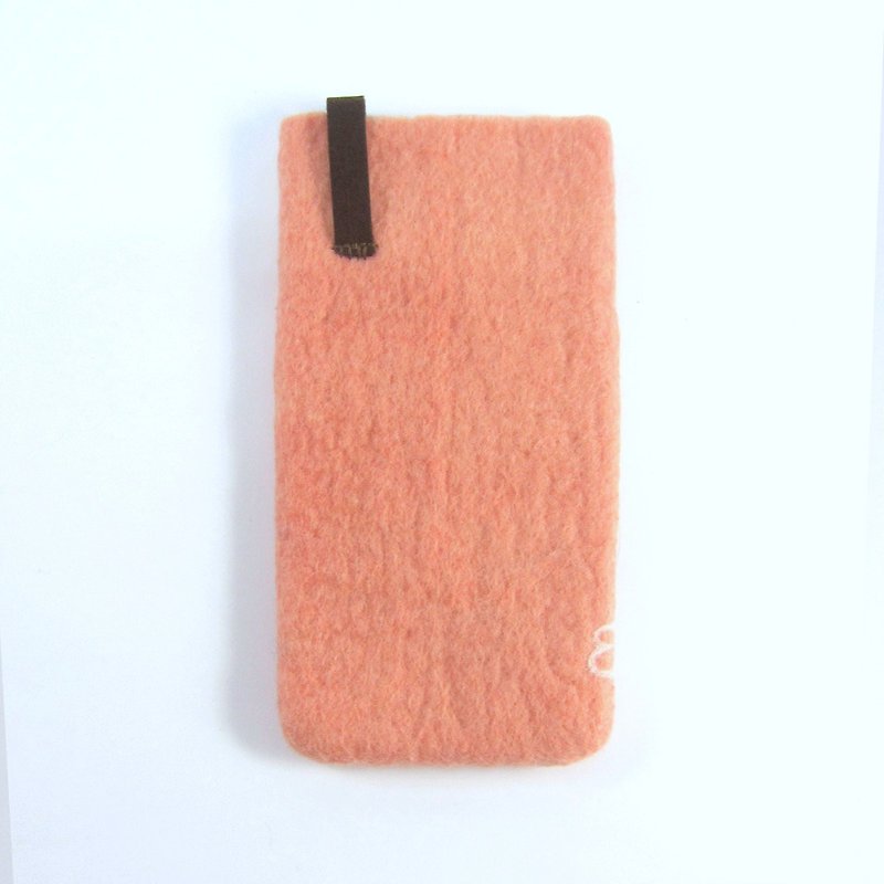 I Handmade wool felt mobile phone case-E. Qian I carefully selected wool. Handmade. shockproof - เคส/ซองมือถือ - ขนแกะ สึชมพู