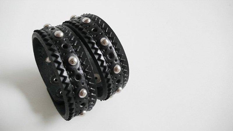 "CANCER popular laboratory" carved series - bracelet (personality) - Bracelets - Genuine Leather Black