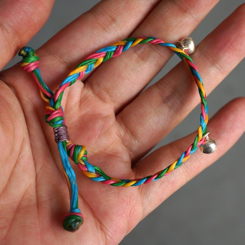 率性 Double Colorful~蠶絲蠟線祈福幸運繩+小鈴噹 - 金工/飾品 - 其他材質 