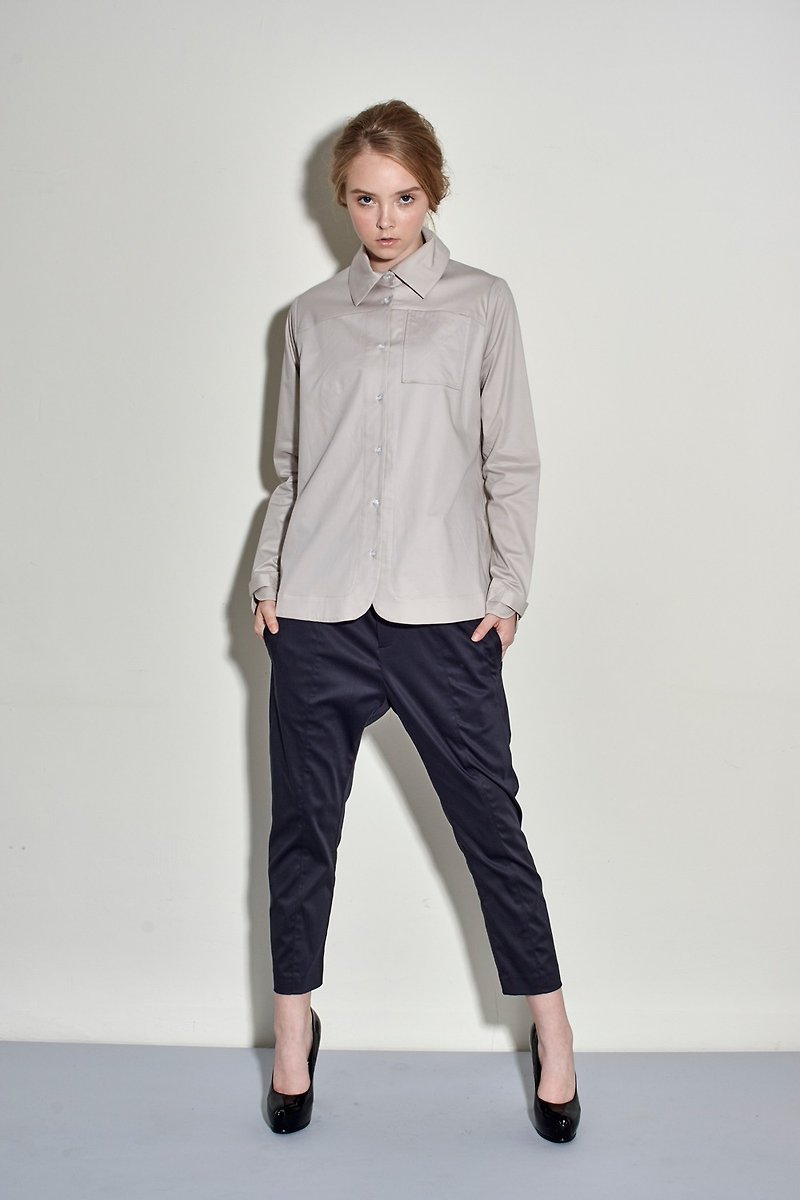 Clearance-Khaki Cotton Long Sleeve Shirt - เสื้อเชิ้ตผู้หญิง - วัสดุอื่นๆ สีกากี