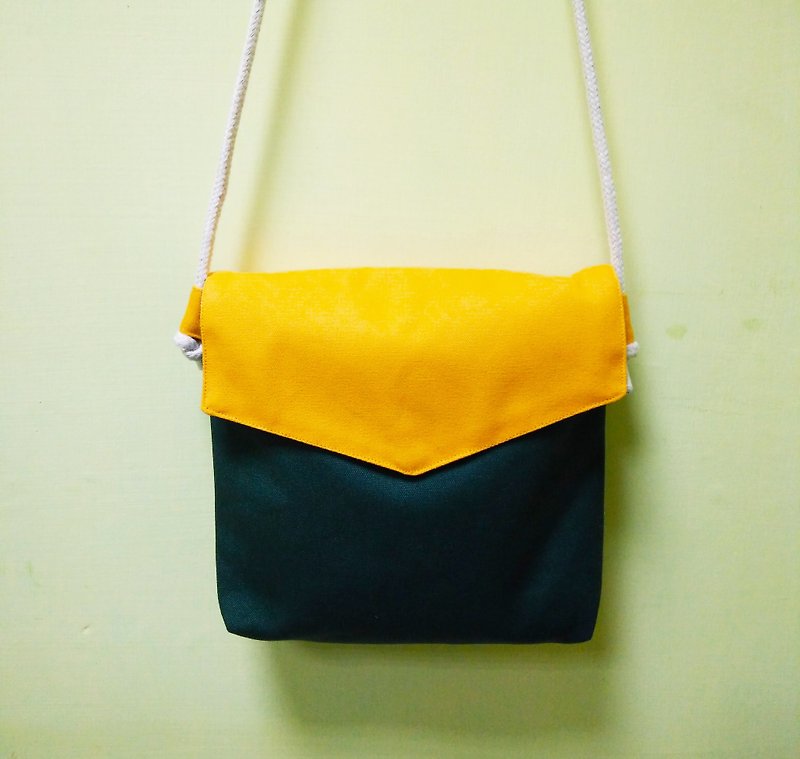 Postman Uncle Bag - Messenger Bags & Sling Bags - Paper Green
