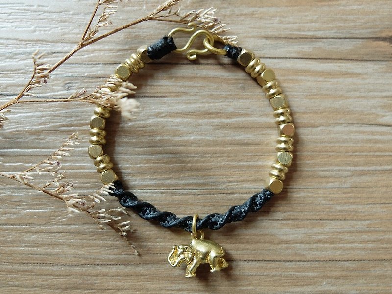 ELEPHANT | Brass x wax line x bracelet x bracelet x bracelet. customized. - สร้อยข้อมือ - วัสดุอื่นๆ สีดำ
