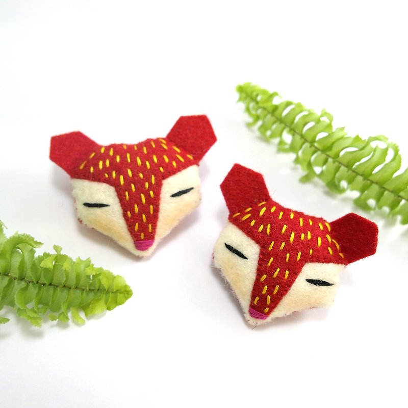 Strawberry Red Fox Pin/Magnet/Key Ring/Hair Tress/Animal Hair Accessories - Brooches - Other Materials Red