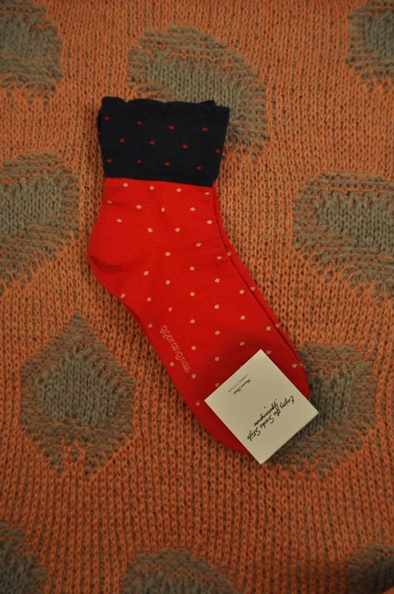 襪子總攻擊．郊遊要帶乖乖(紅) - Socks - Other Materials Red